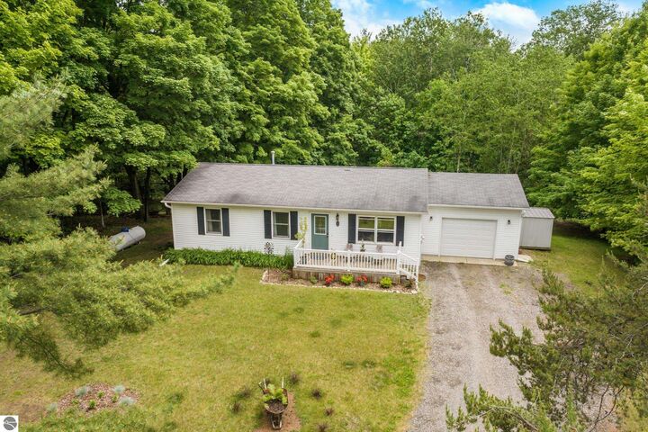 Property Photo: 994 US-31 N MI 49648