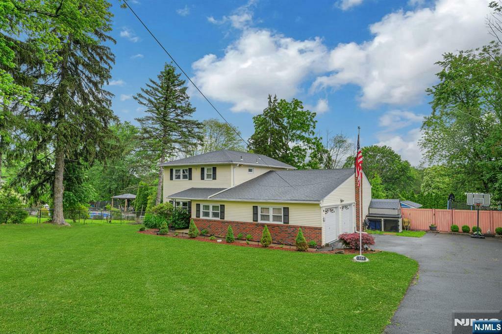 Property Photo:  104 Pine Brook Road  NJ 07082 