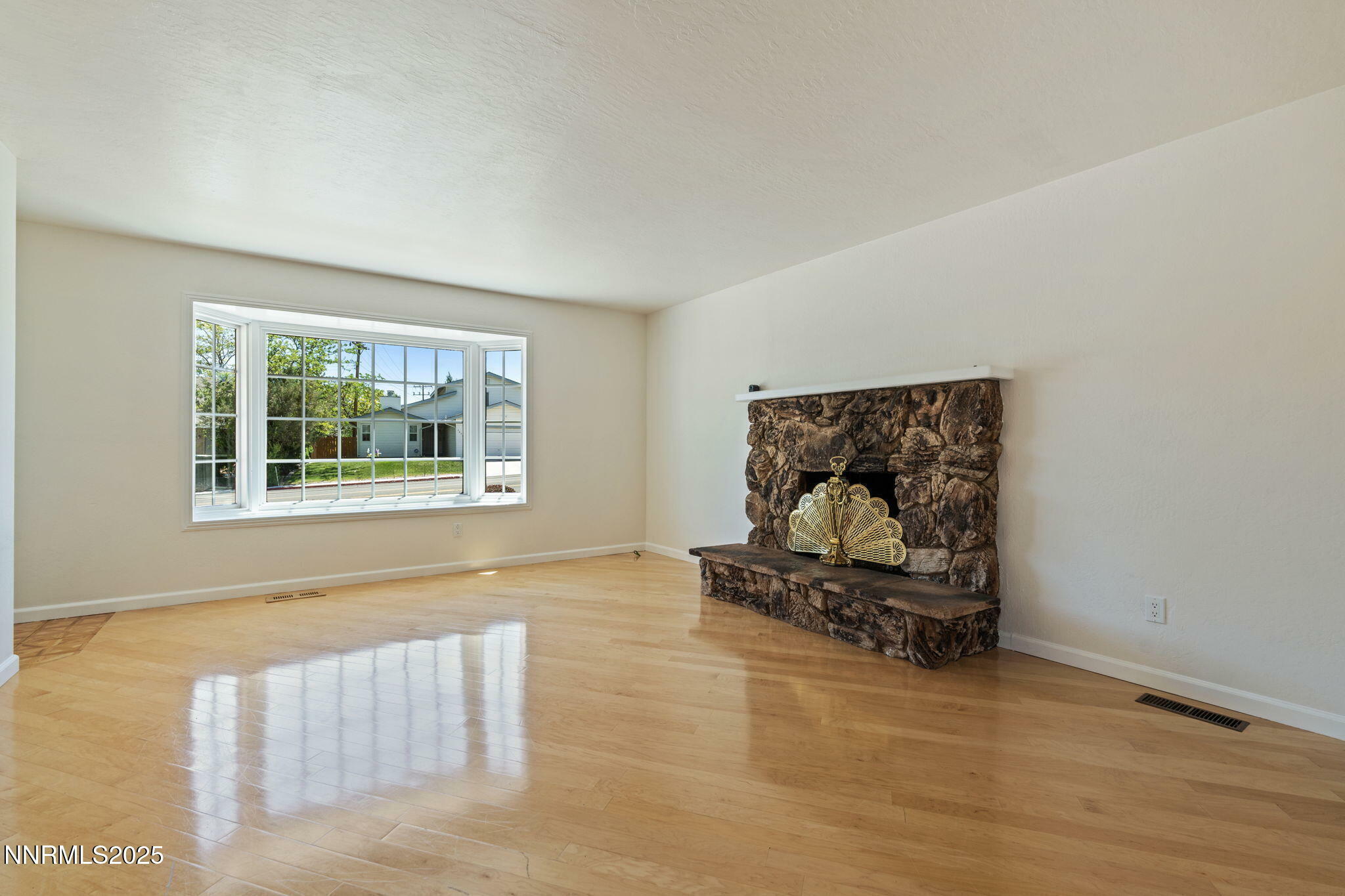 Property Photo: 2095 Kings Row NV 89503