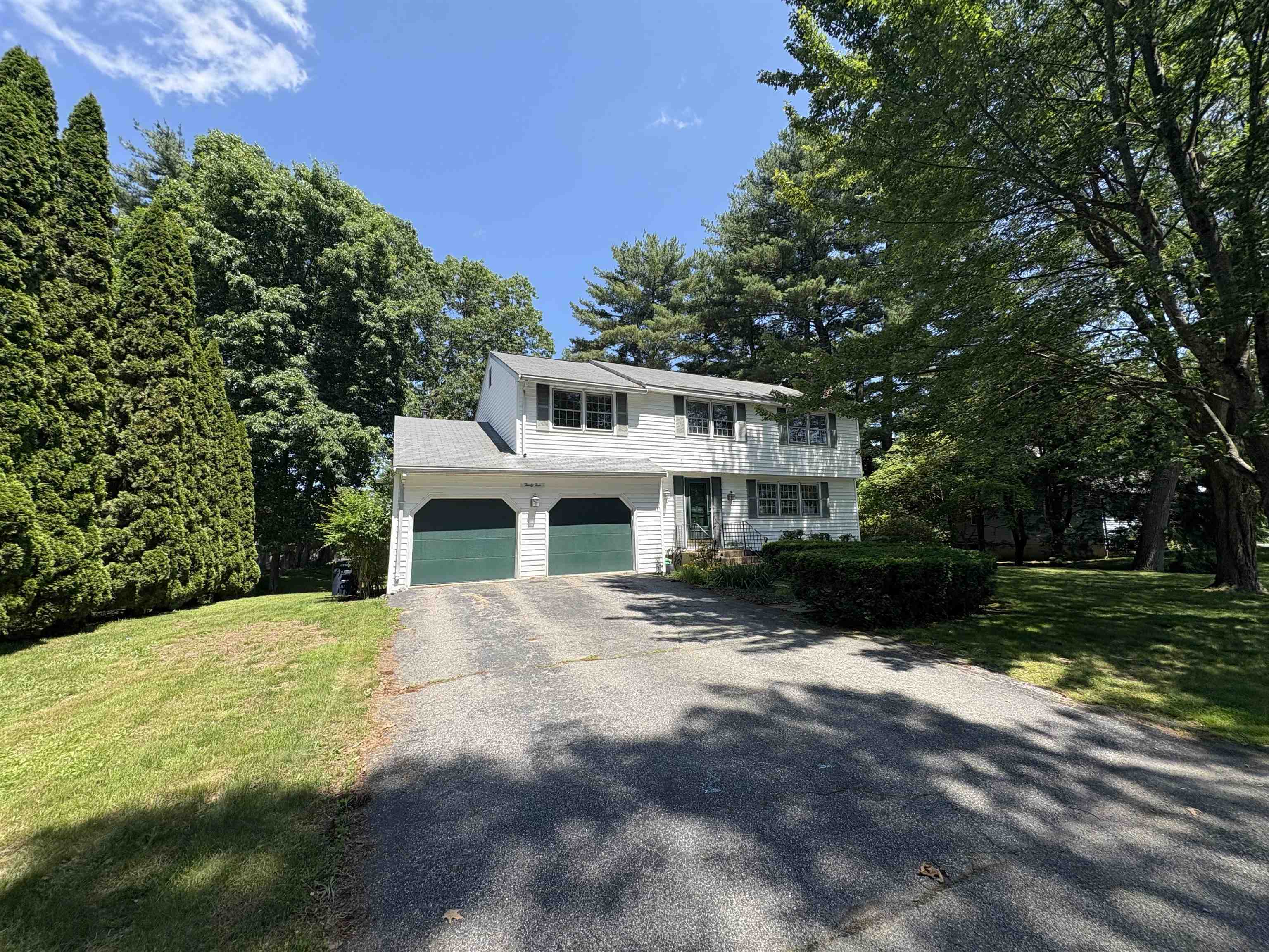 Property Photo: 35 Woodland Drive NH 03063