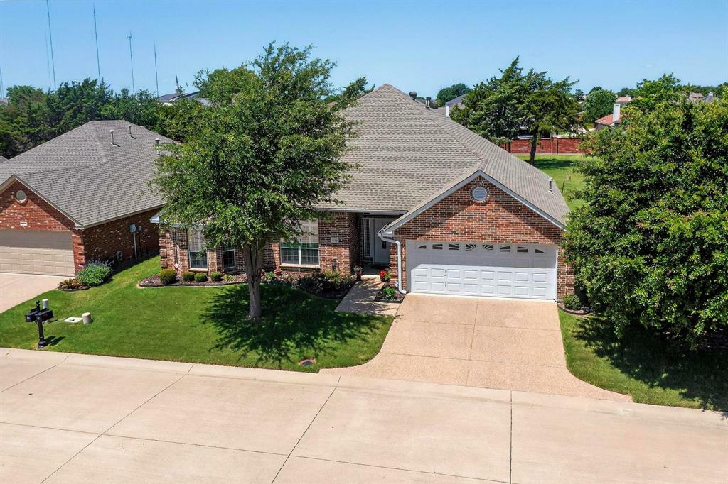 Property Photo: 1115 Cresthaven Drive 13 TX 75104