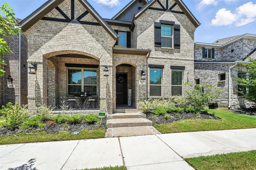 Property Photo: 1425 Eden Valleywood Way TX 76040