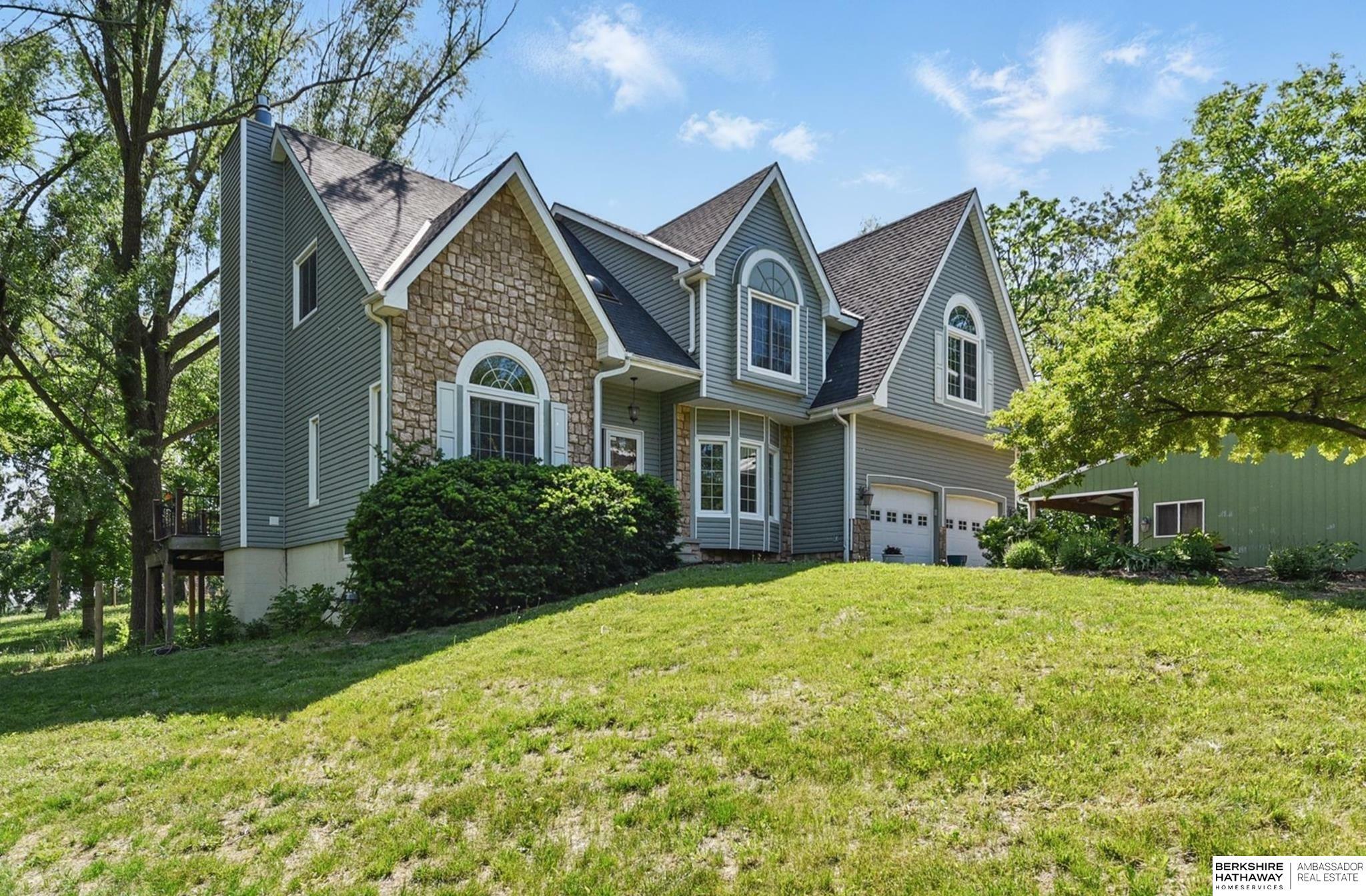 Property Photo: 1326 Bellevue Boulevard NE 68005