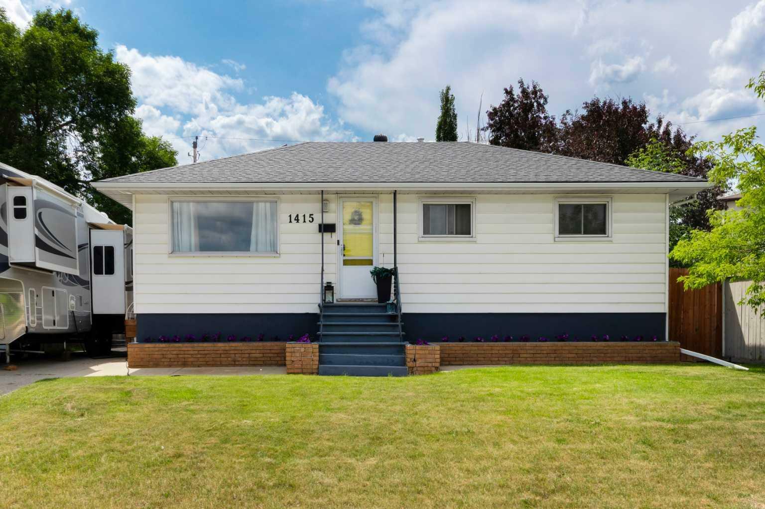 Property Photo: 1415 Russell Road NE AB T2E 5N2
