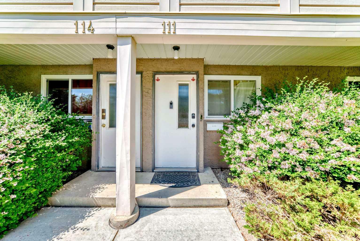 Property Photo:  3015 51 Street SW 111  AB T3E 6N5 