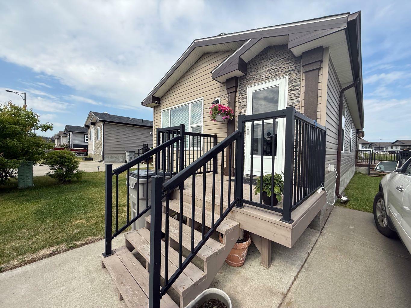 Property Photo:  6 Edgewater Crescent  AB T7S 0E1 