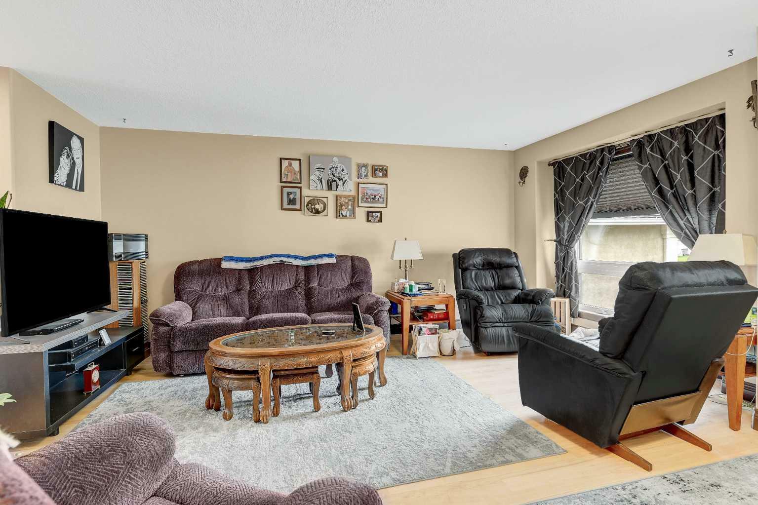 Photo de la propriété: 12109 105 Street AB T8V 7N2