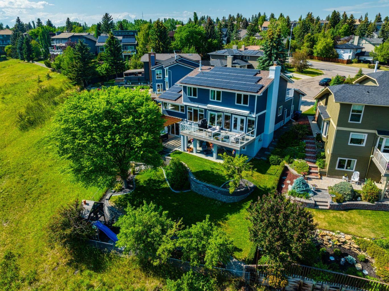 19 Strathcona Bay SW  Calgary AB T3H 1N5 photo
