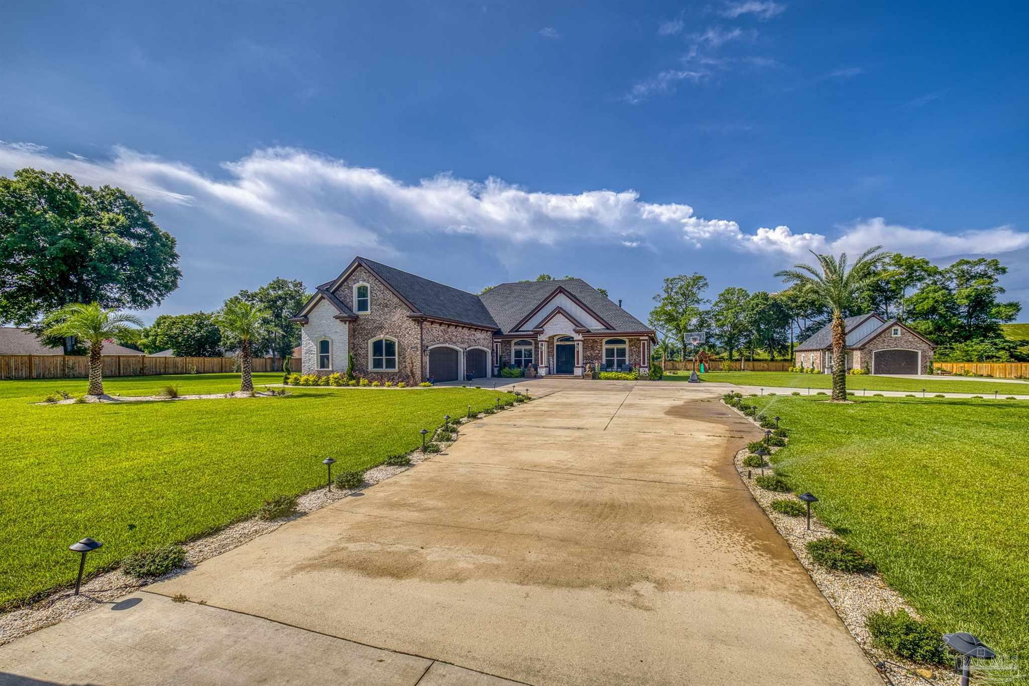 Property Photo: 6126 E Fence Rd FL 32526