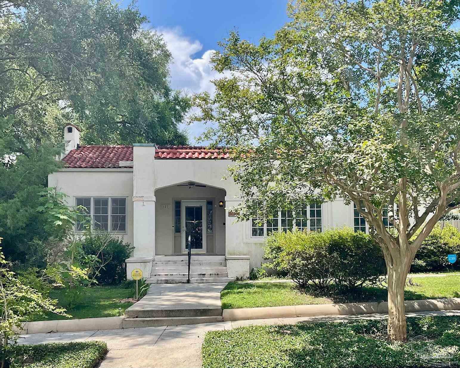 107 W Lloyd St  Pensacola FL 32501 photo