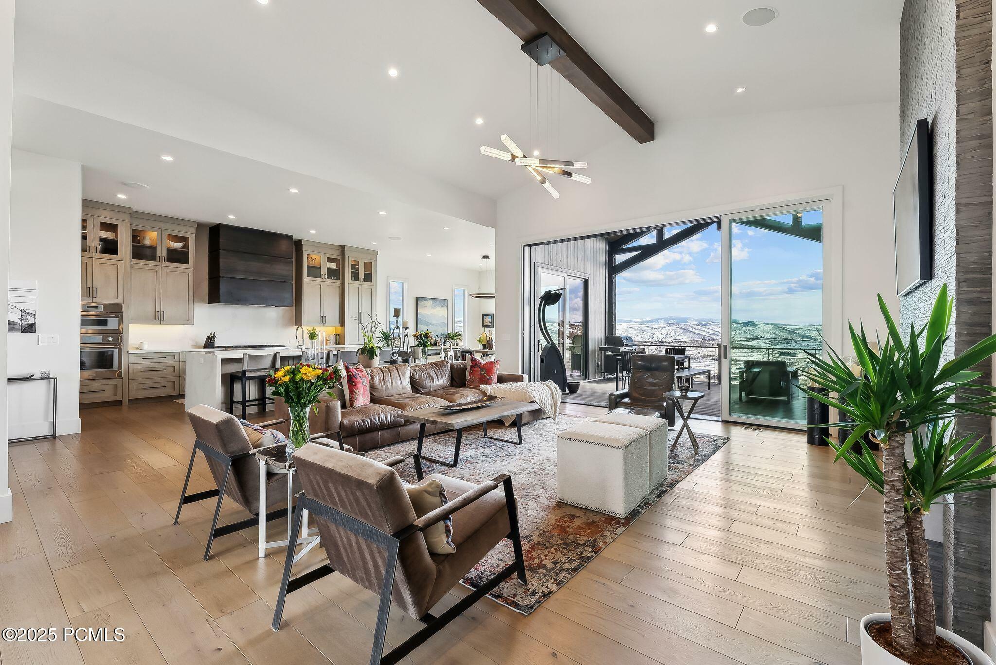 Property Photo: 3450 E Ridgeway Court UT 84036