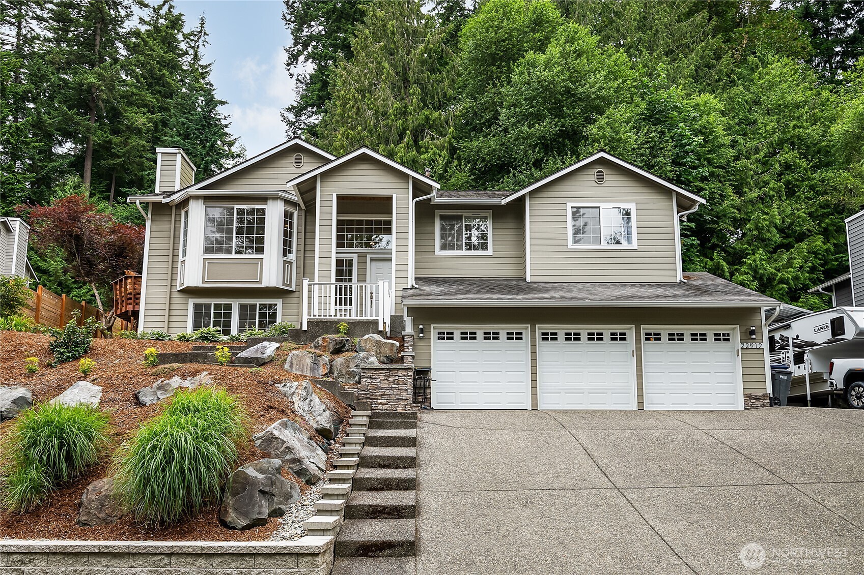 Property Photo: 22912 39th Avenue W WA 98036