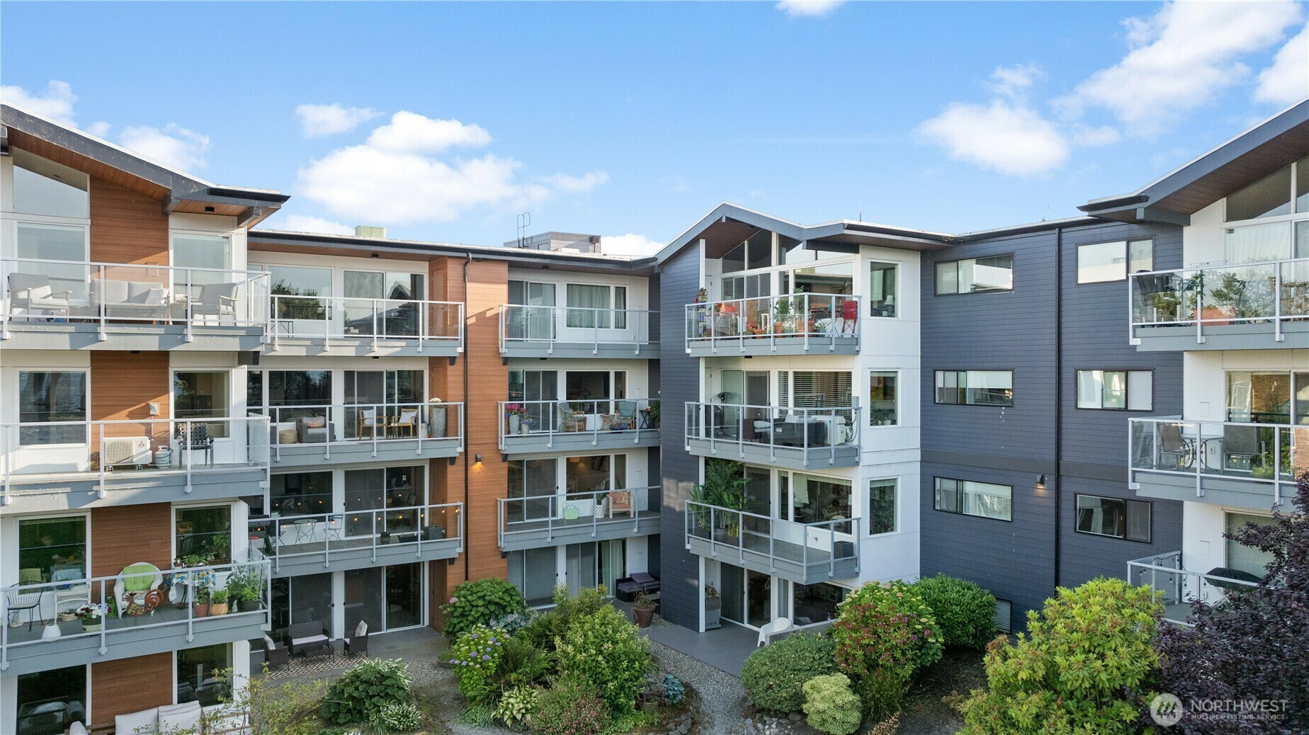 Property Photo: 2501 Canterbury Lane E 203 WA 98112