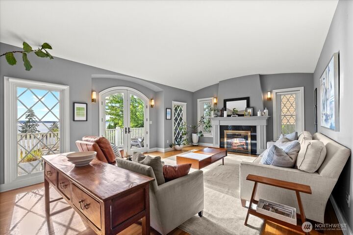 Property Photo:  711  17th Street  WA 98225 