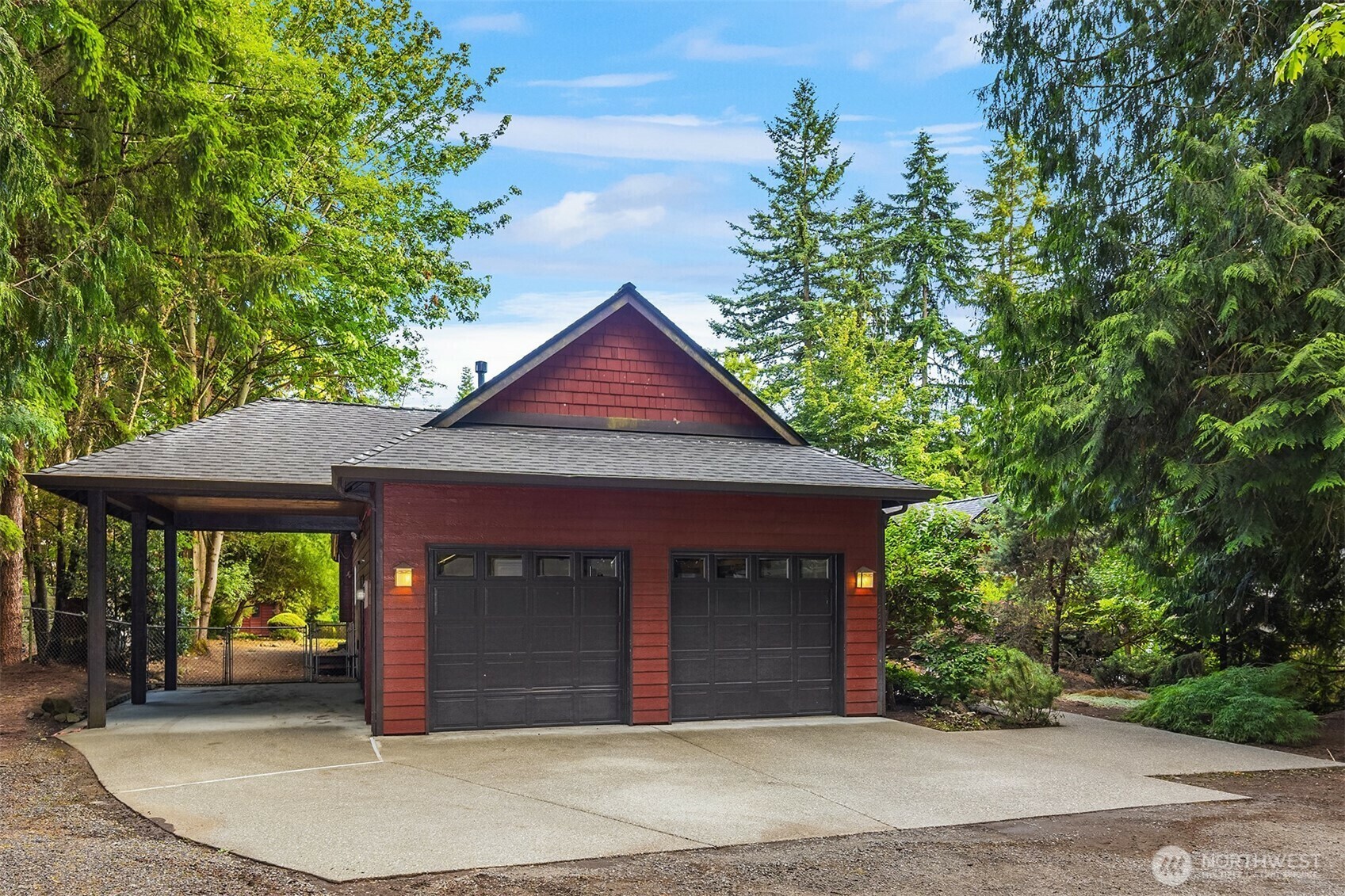 Property Photo: 19227 SE 138th Place WA 98059