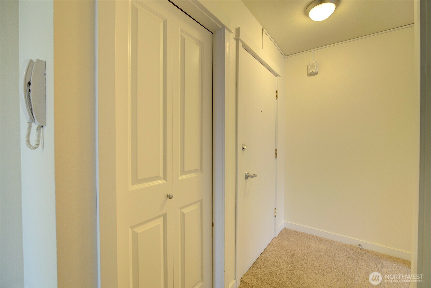 Property Photo: 11525 Greenwood Avenue N 401 WA 98133