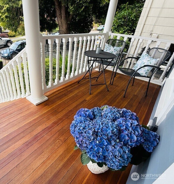 Property Photo: 2707 4th Avenue W WA 98119