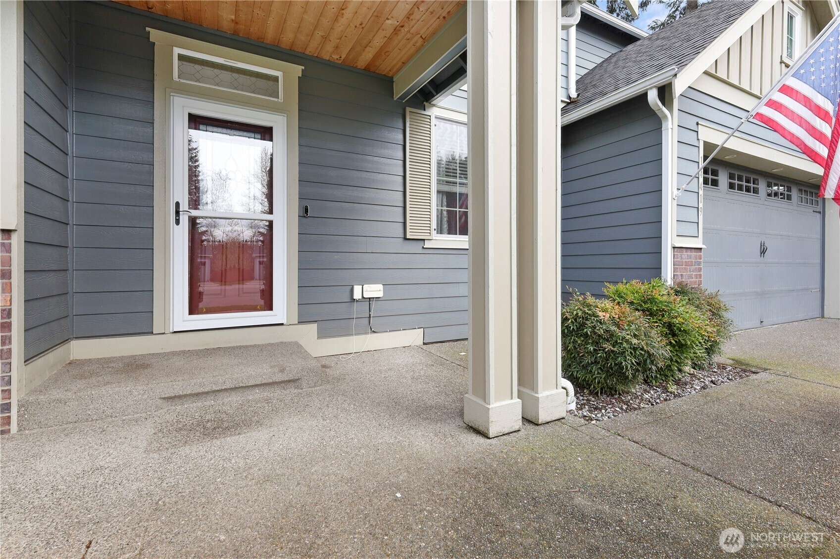 Property Photo: 14419 Parkview Court E WA 98391