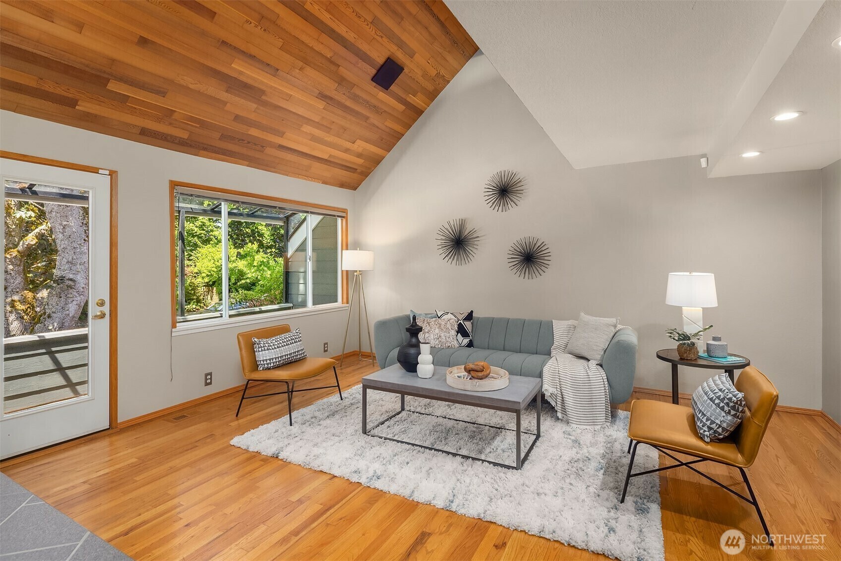 Property Photo: 4142 52nd Avenue SW WA 98116