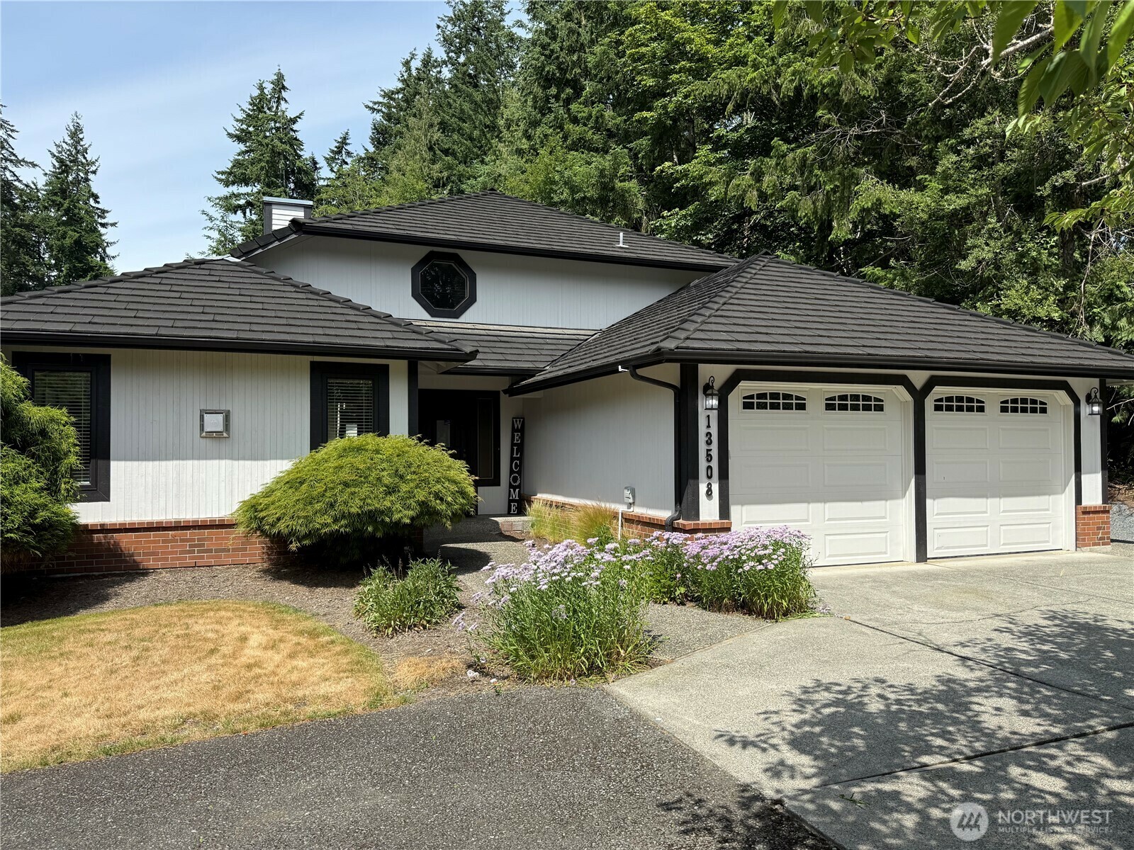 Property Photo: 13508 Cascadian Way WA 98208