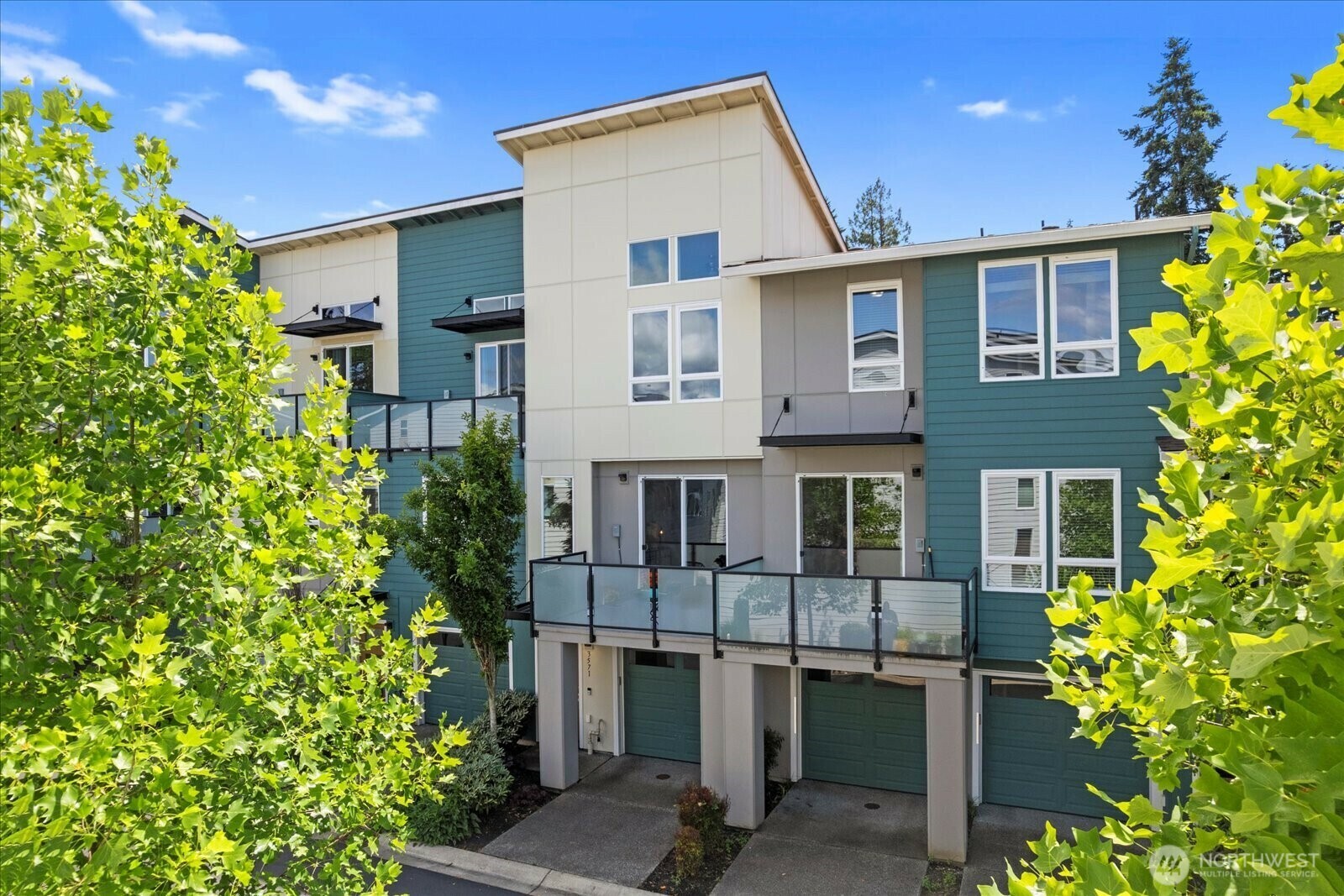 Property Photo: 3571 NE 146th Place WA 98155