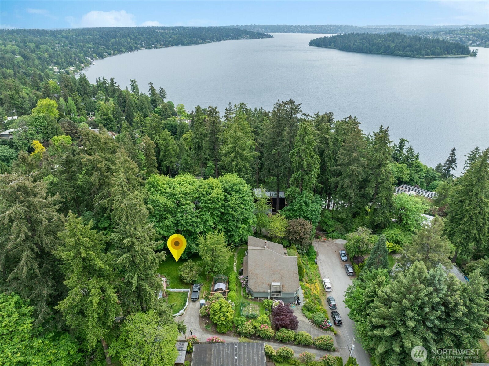 Property Photo: 73 Xx SE 38th Street WA 98040