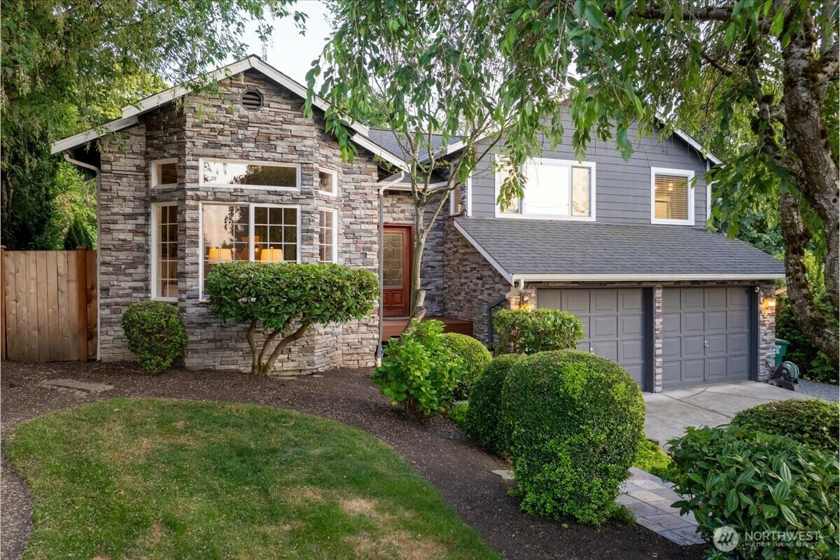 Property Photo: 2547 NE 97th Street WA 98115