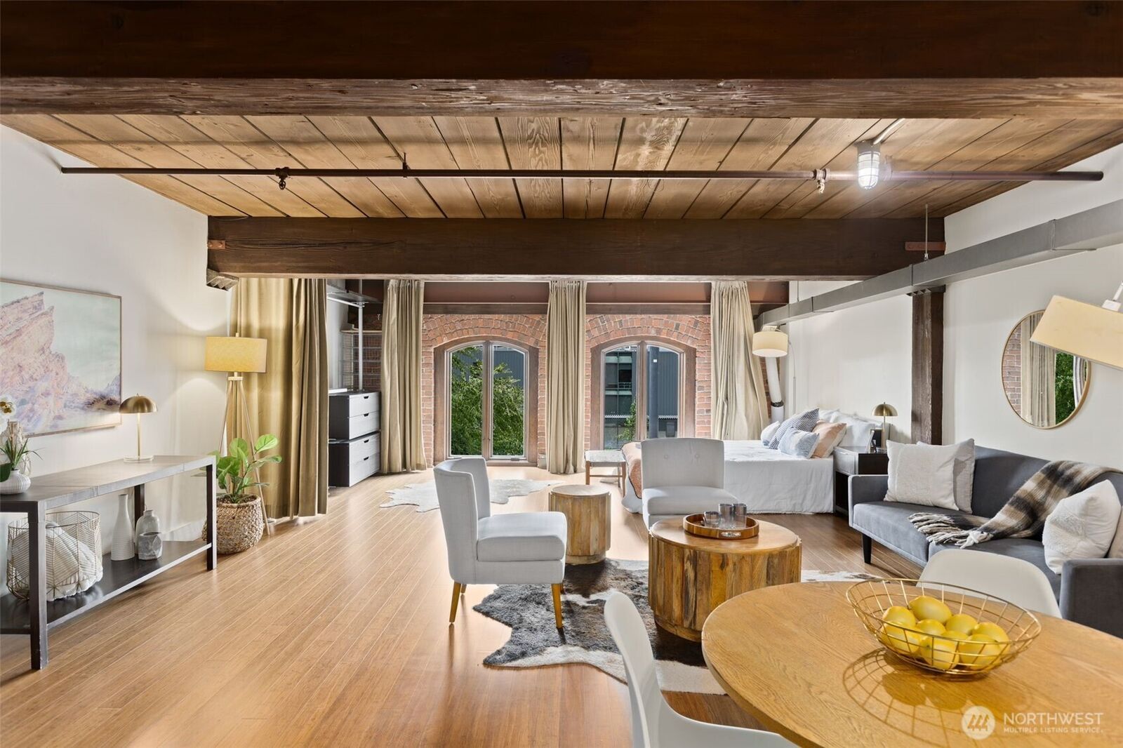 Property Photo:  1507  Western Avenue R302  WA 98101 