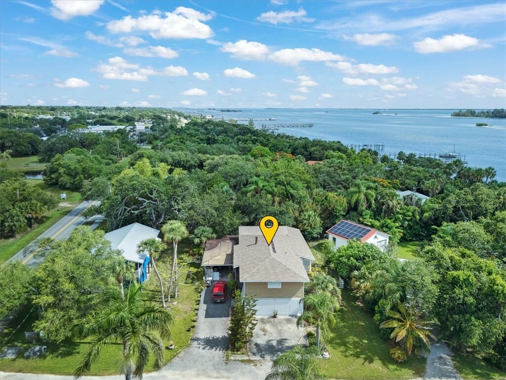 Property Photo: 6570 114th Lane FL 32958