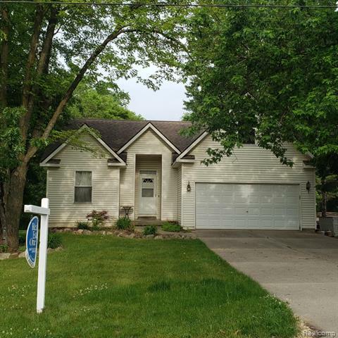 333 Sherman Court  Ortonville Vlg MI 48462 photo
