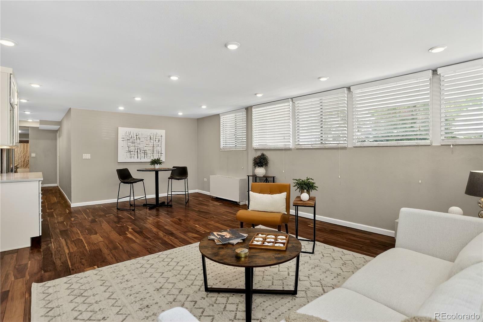 Property Photo: 909 N Logan Street 1B CO 80203