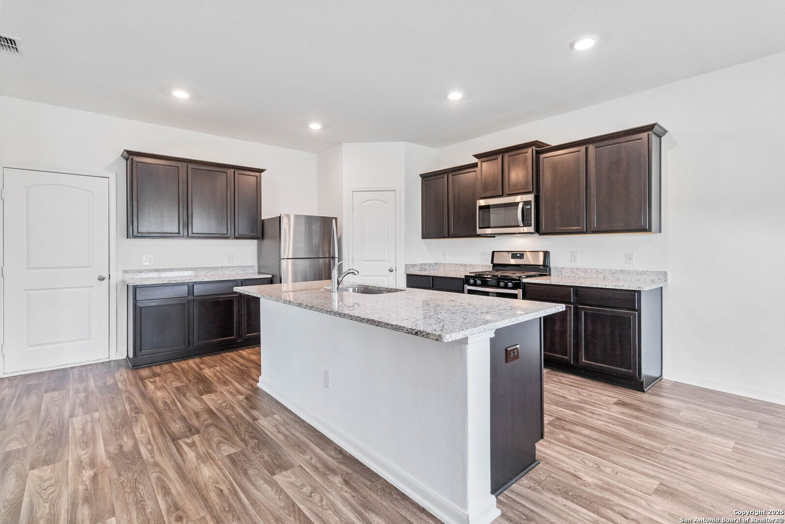 Property Photo: 3146 Jackson Summit TX 78109