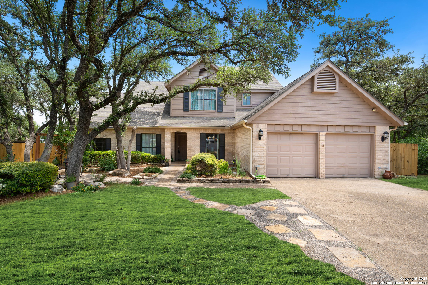 1010 Misty Knoll  San Antonio TX 78258 photo