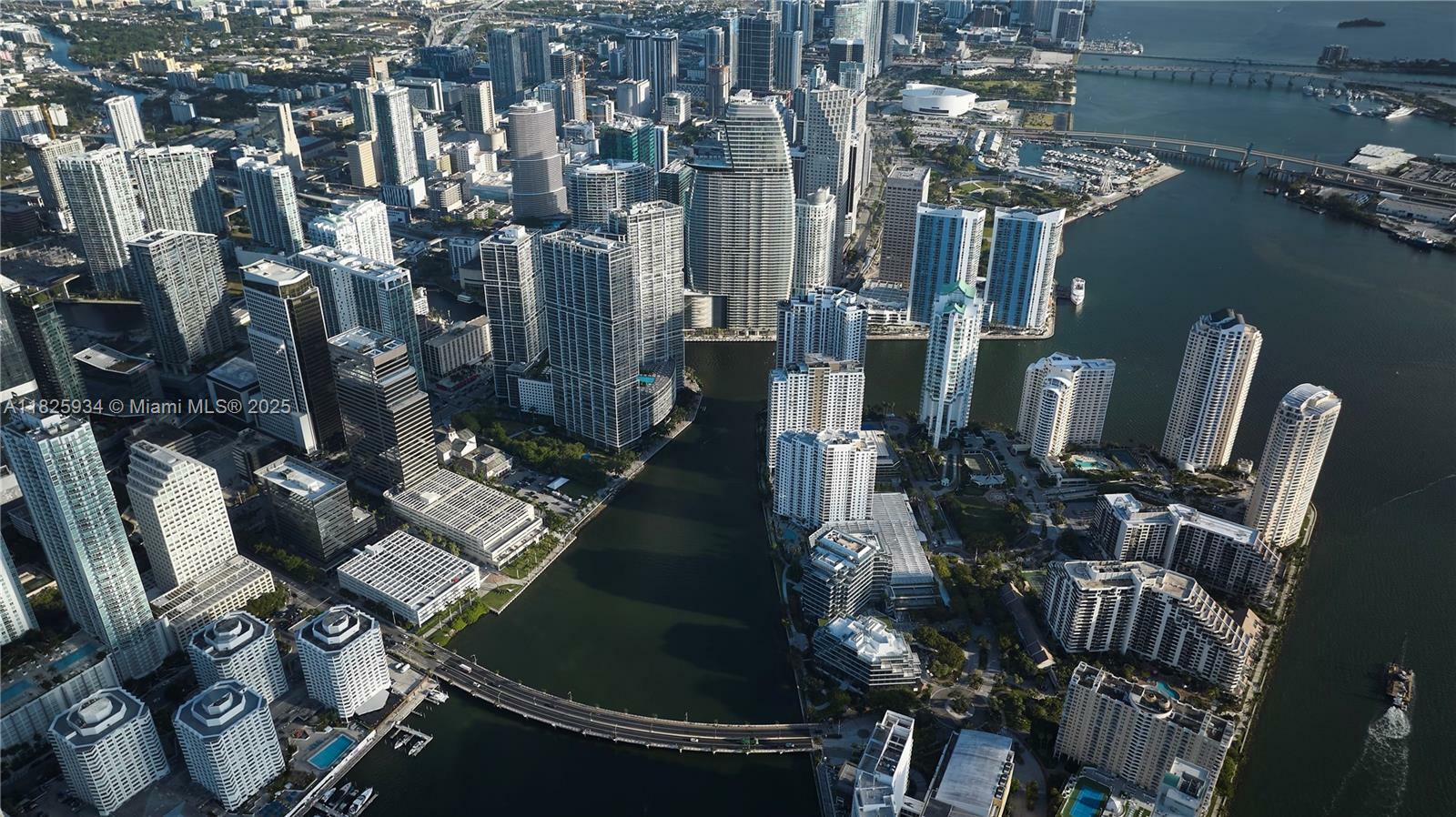 Property Photo: 300 Biscayne Blvd Way 2607 FL 33131