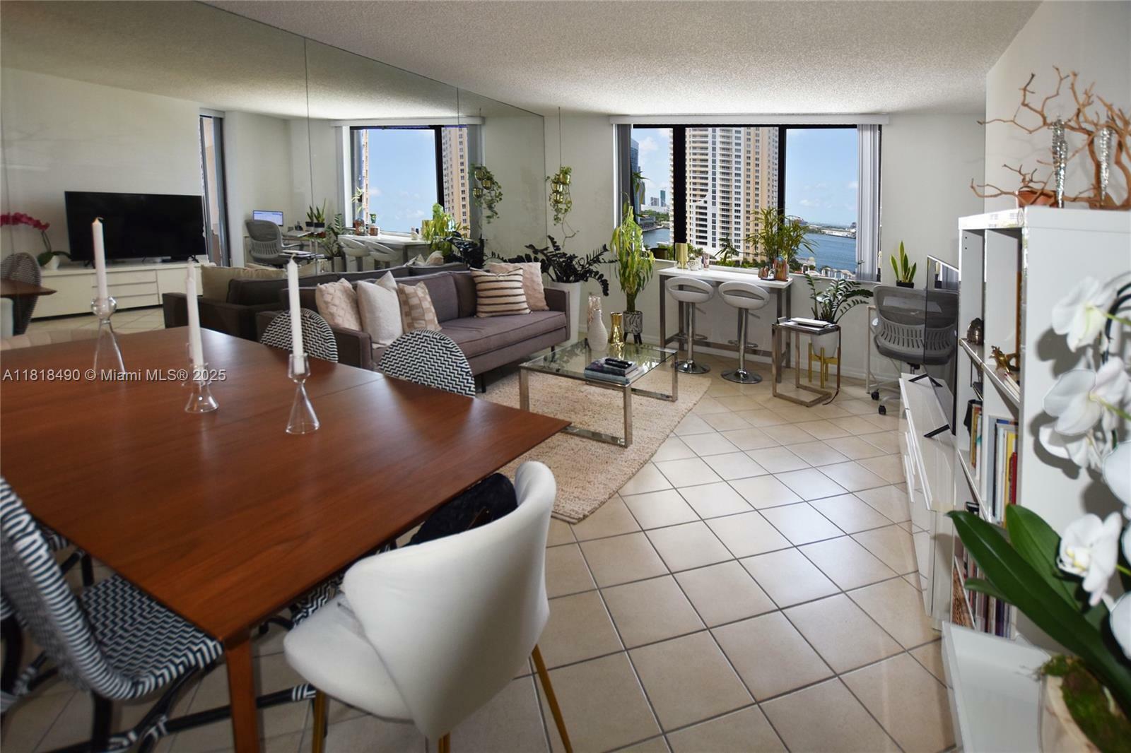 Property Photo:  540 Brickell Key Dr 1522  FL 33131 