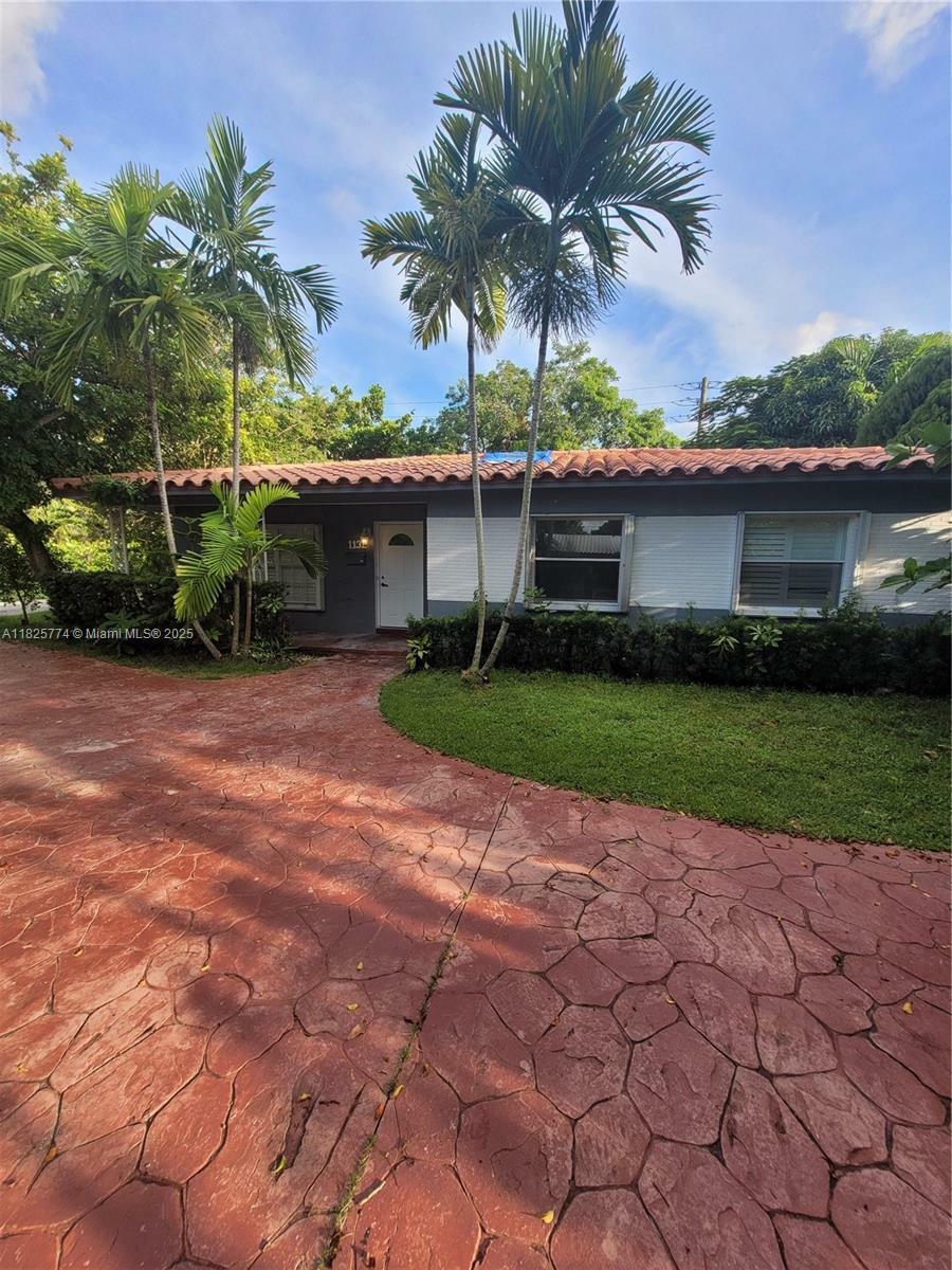 Property Photo: 1132 Moffett St FL 33009