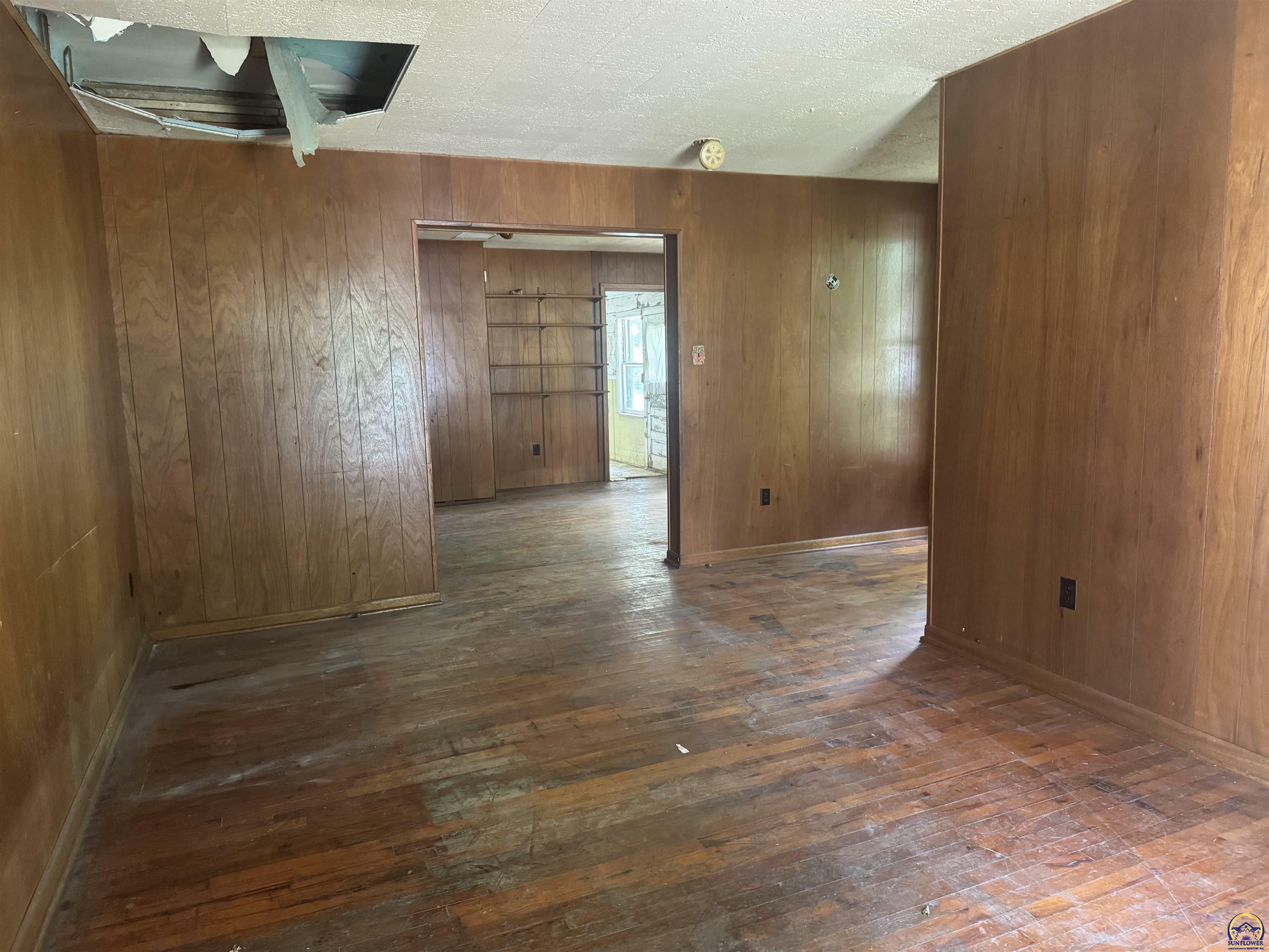 Property Photo: 1024 SW Buchanan St KS 66604