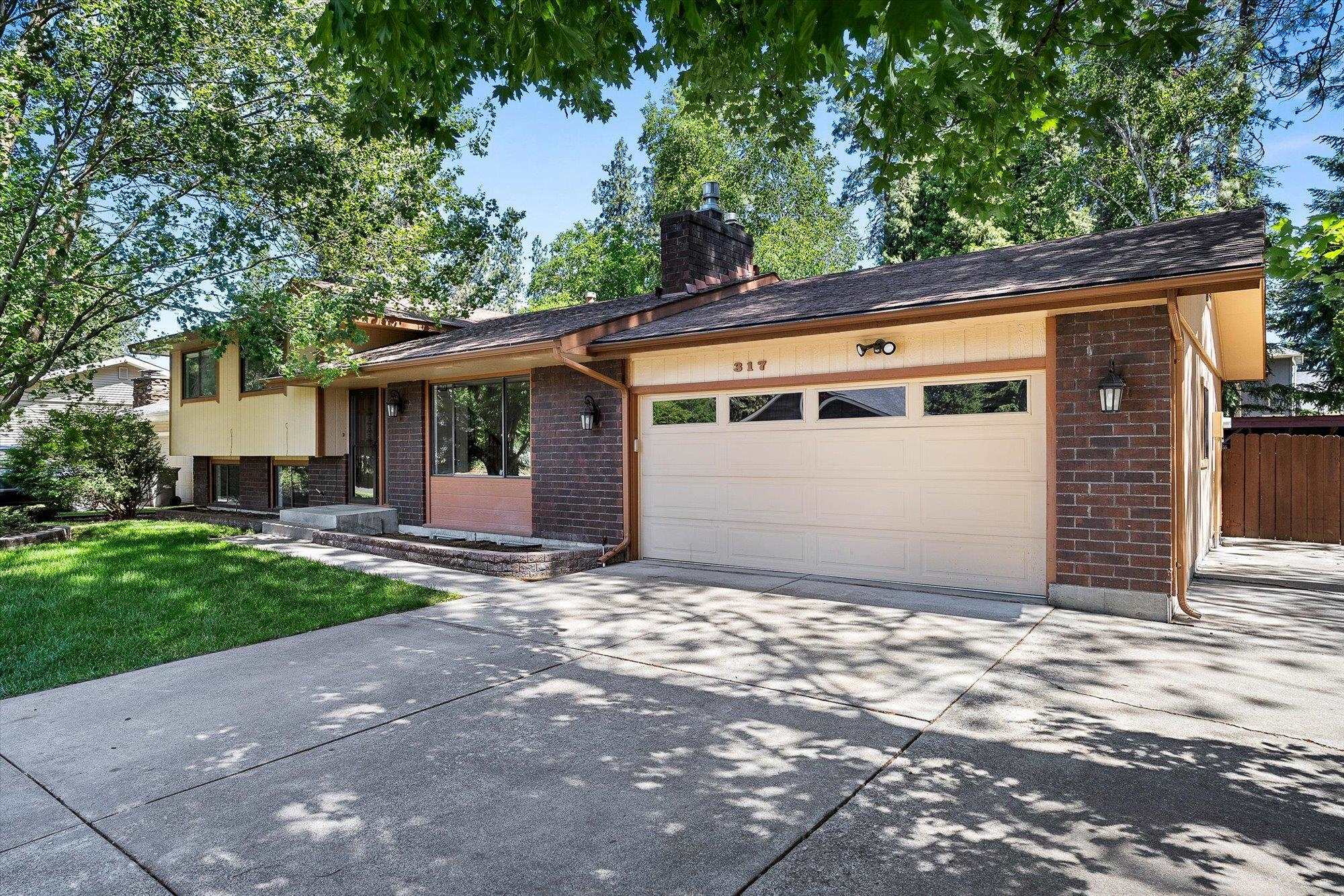 Property Photo: 317 E Eaton Ave WA 99218