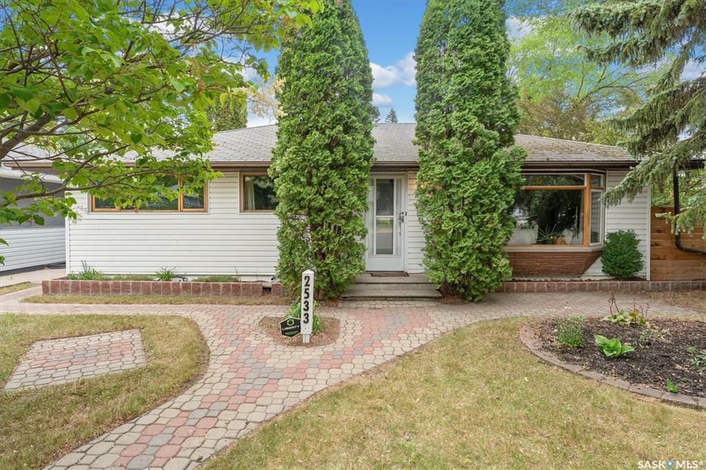 2533 William Avenue  Saskatoon SK S7J 1B2 photo