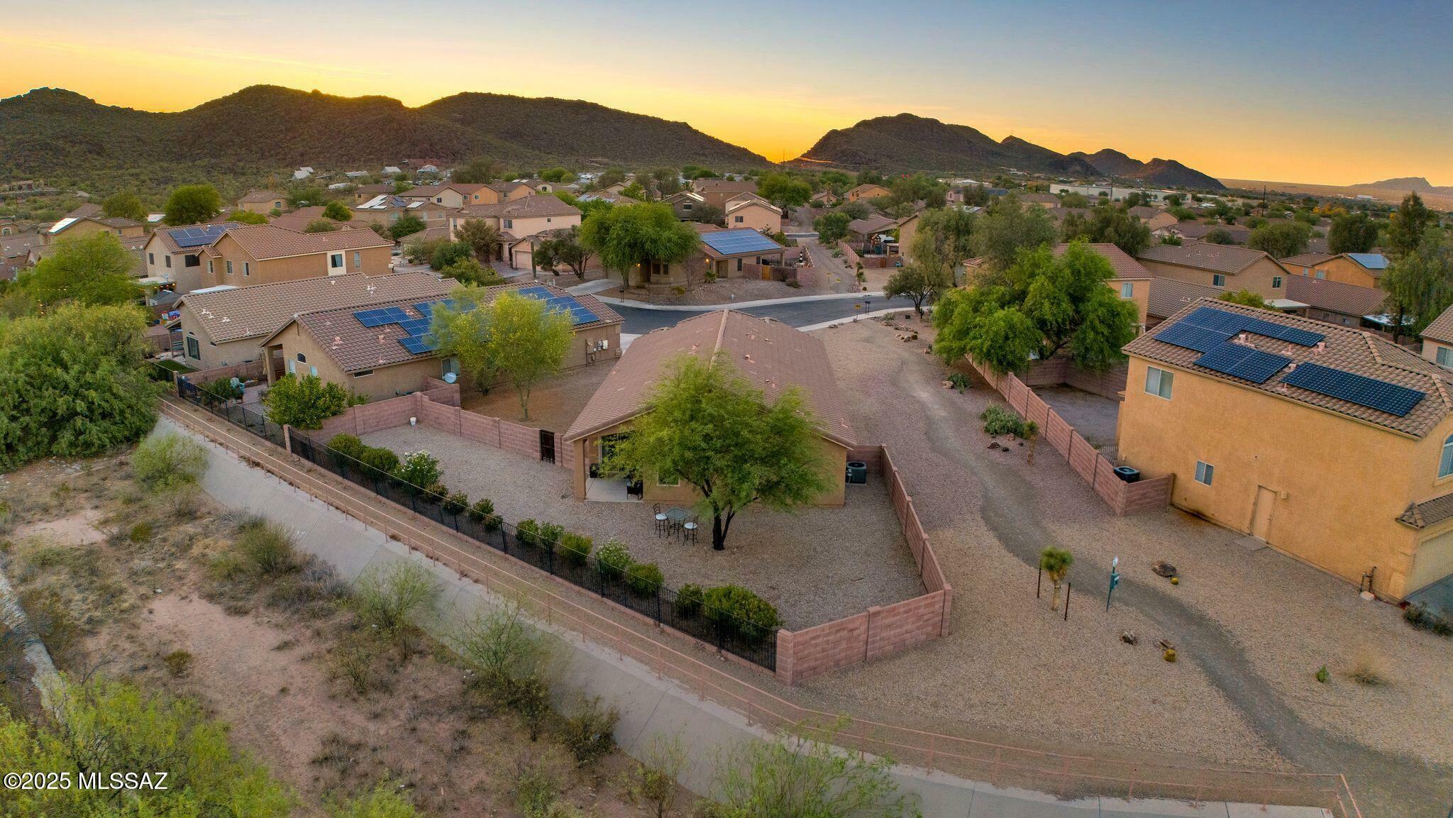Property Photo: 7977 W Sunfire Drive AZ 85743