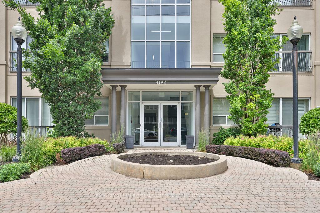 Property Photo: 4198 Dundas Street W 102 ON M8X 1Y6