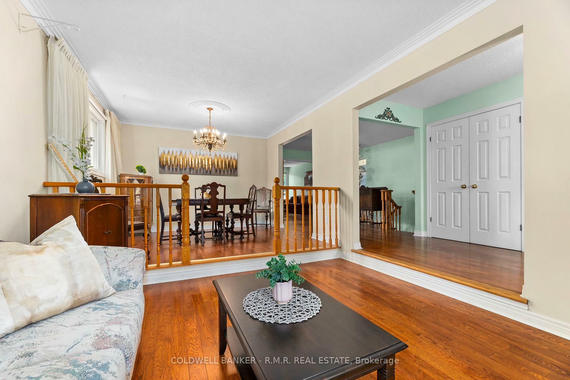 Property Photo: 39 Ewen Drive ON L9P 1L5