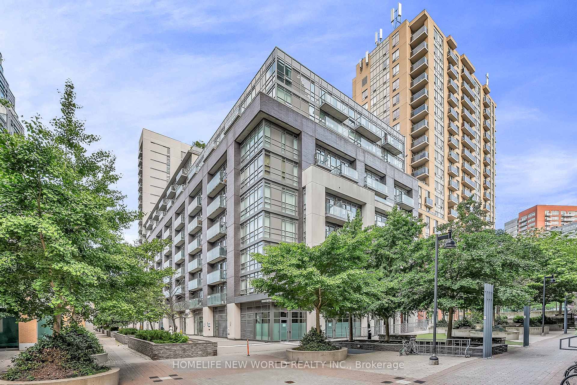 Property Photo: 68 Abell Street 505 ON M6J 0B1