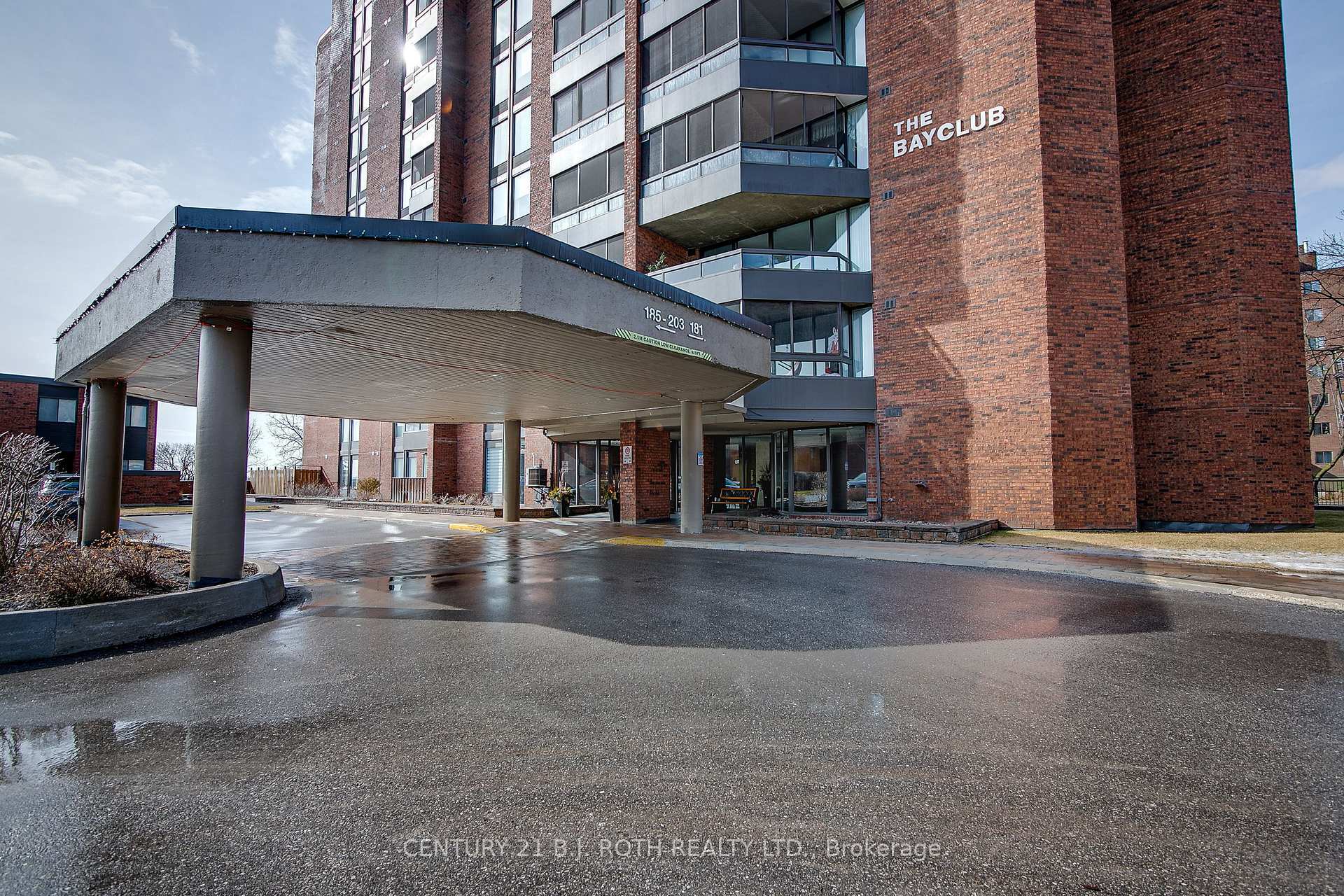 Property Photo:  181 Collier Street 301  ON L4M 5L6 
