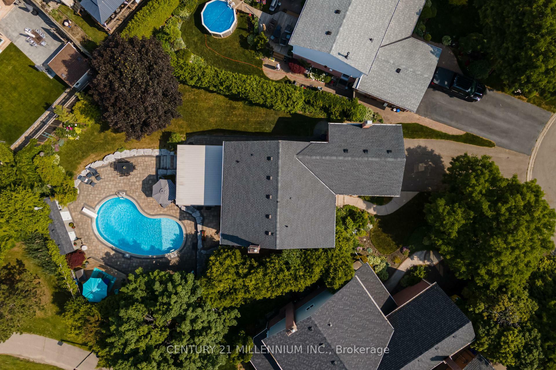 8 Normandy Place  Brampton ON L6S 3Z4 photo