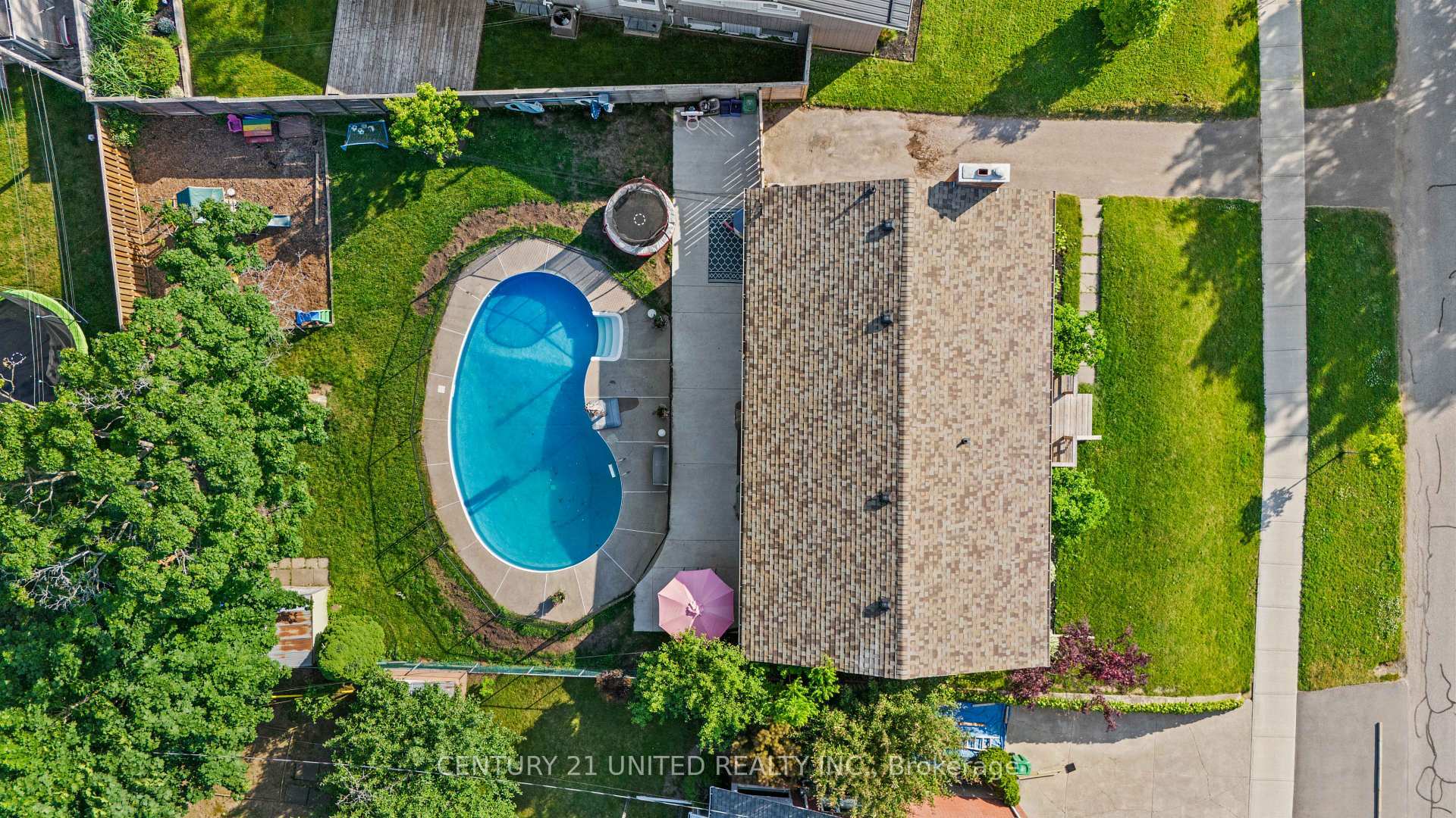 Photo de la propriété: 1056 Glebemount Crescent ON K9H 6M3