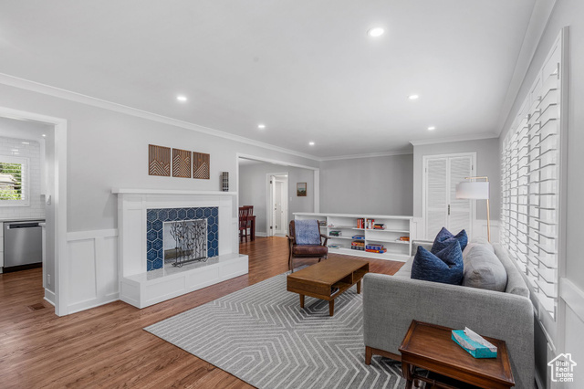 Property Photo: 3035 E La Joya Dr UT 84124
