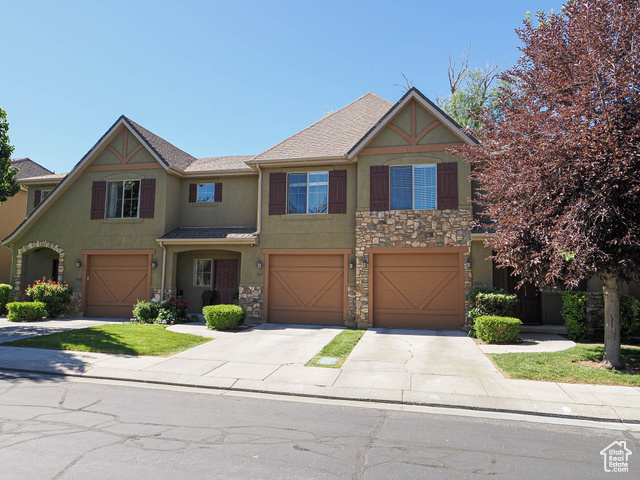 Property Photo: 962 E 6795 S UT 84047