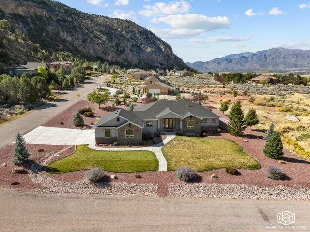 Property Photo: 752 W Shuhthagi Lane UT 84742