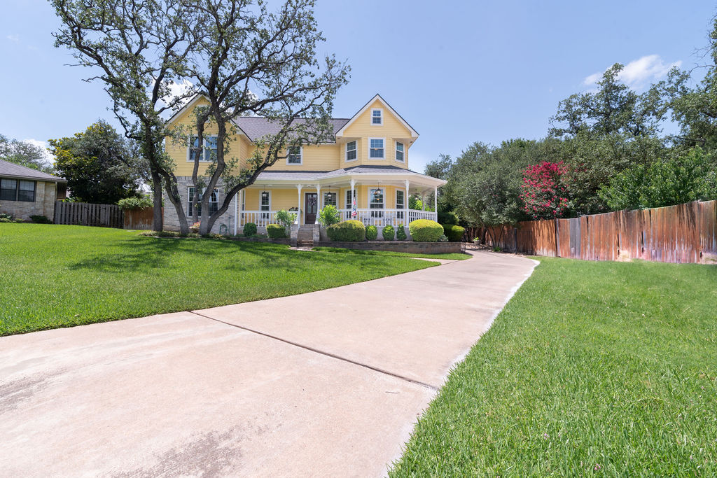 Property Photo:  208 Norwood Cove  TX 78628 